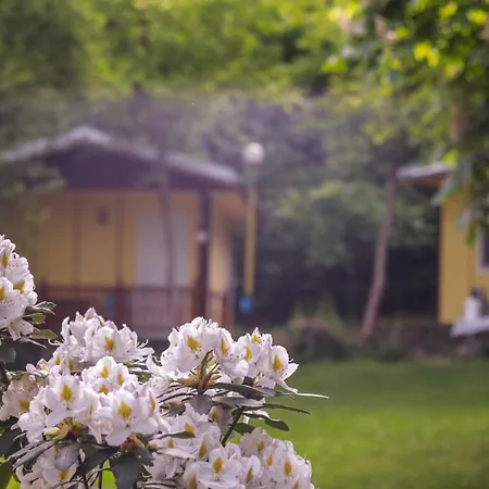 Ideal Bungalow For 2 Or 3 Guests Surrounded By A Lovely Garden Kamena