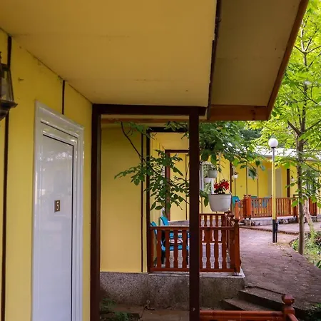 Ideal Bungalow For 2 Or 3 Guests Surrounded By A Lovely Garden Gæstehus 3*
