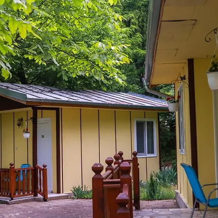 Ideal Bungalow For 2 Or 3 Guests Surrounded By A Lovely Garden