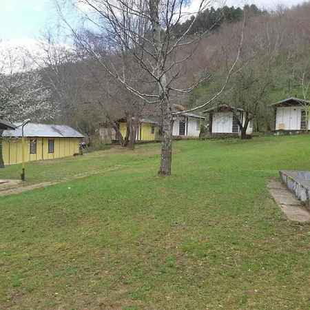 Ideal Bungalow For 2 Or 3 Guests Surrounded By A Lovely Garden 3*