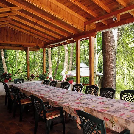Ideal Bungalow For 2 Or 3 Guests Surrounded By A Lovely Garden Kamena