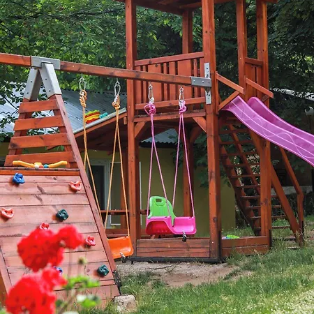 Ideal Bungalow For 2 Or 3 Guests Surrounded By A Lovely Garden 3* Kamena